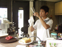 咖啡廳工讀生2003年至2006年加崙工作室(大開劇團)時期台中20號倉庫藝術特區藝術村